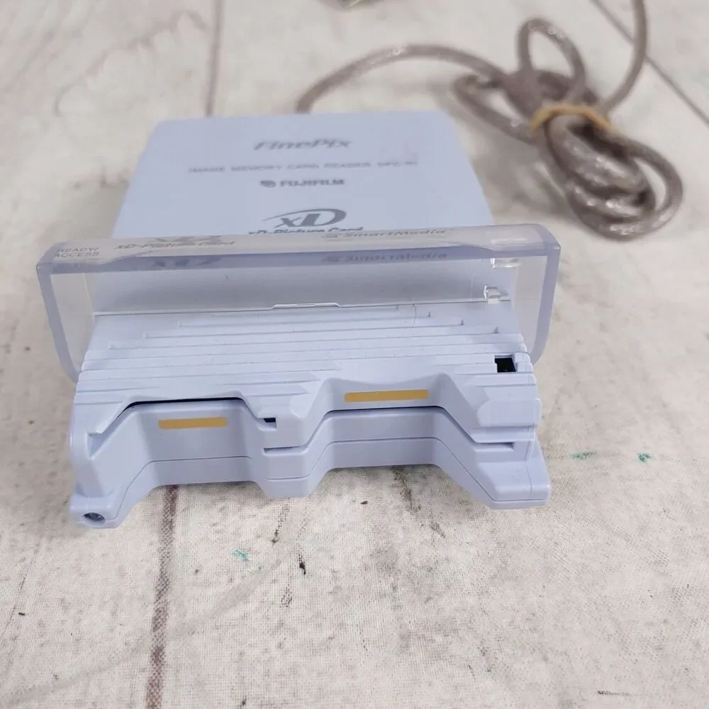 Fujifilm DPC-R1 FinePix Image Memory Picture Card Reader USB - TESTED WORKING